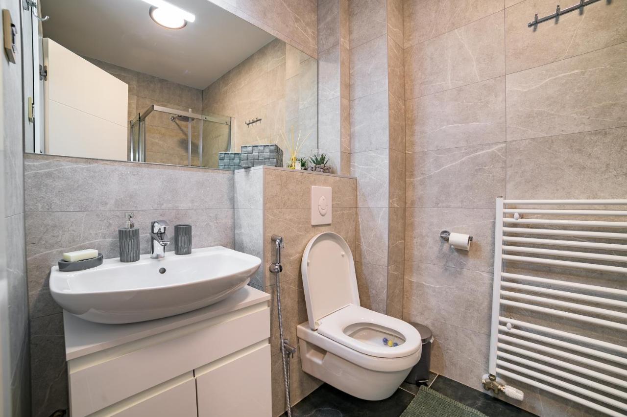 Apartman Epilux Tuzla Exterior photo